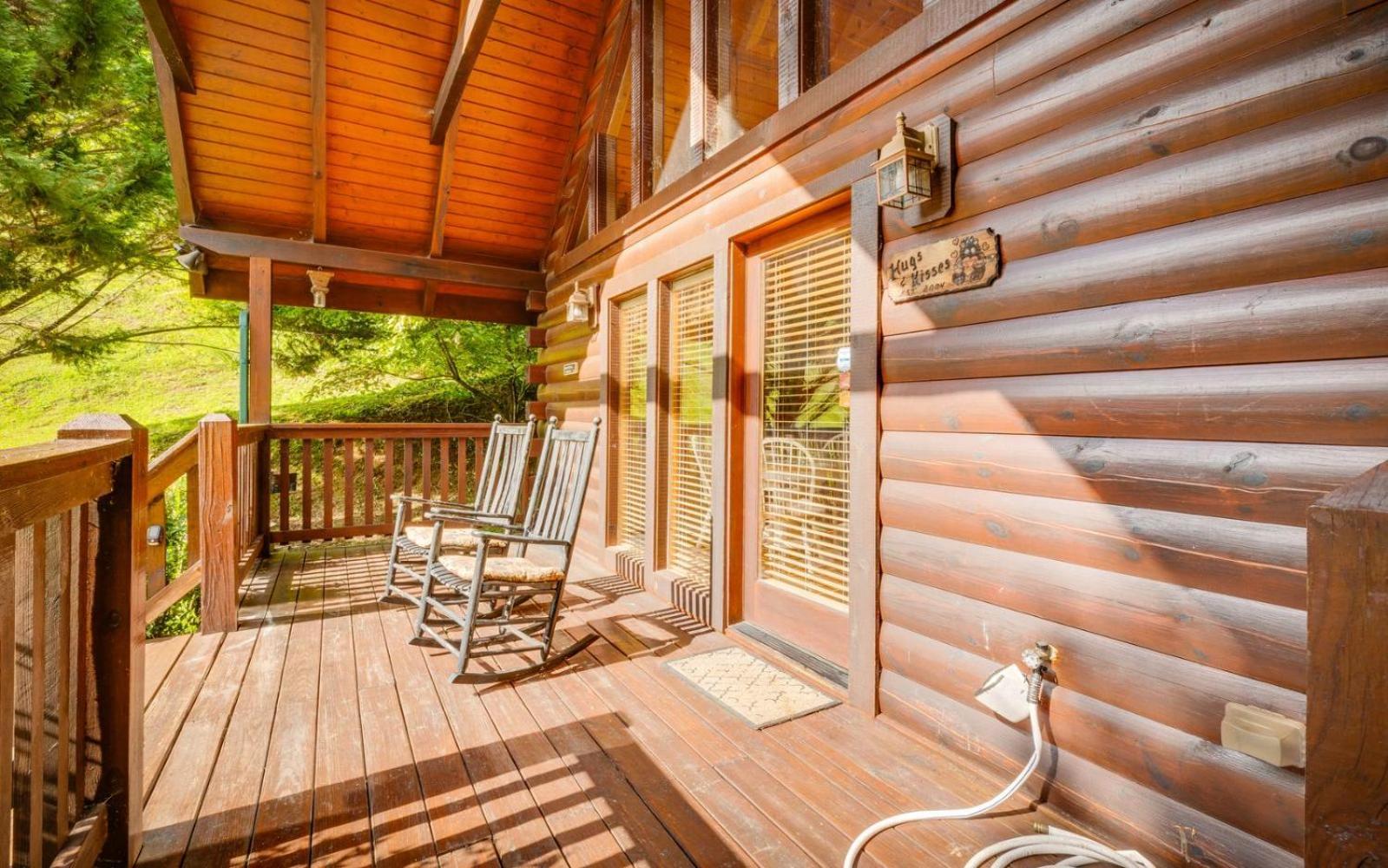 Hugs N Kisses Pool Table Hot Tub Pool Table Community Pool Close To Downtown Gatlinburg Exterior foto